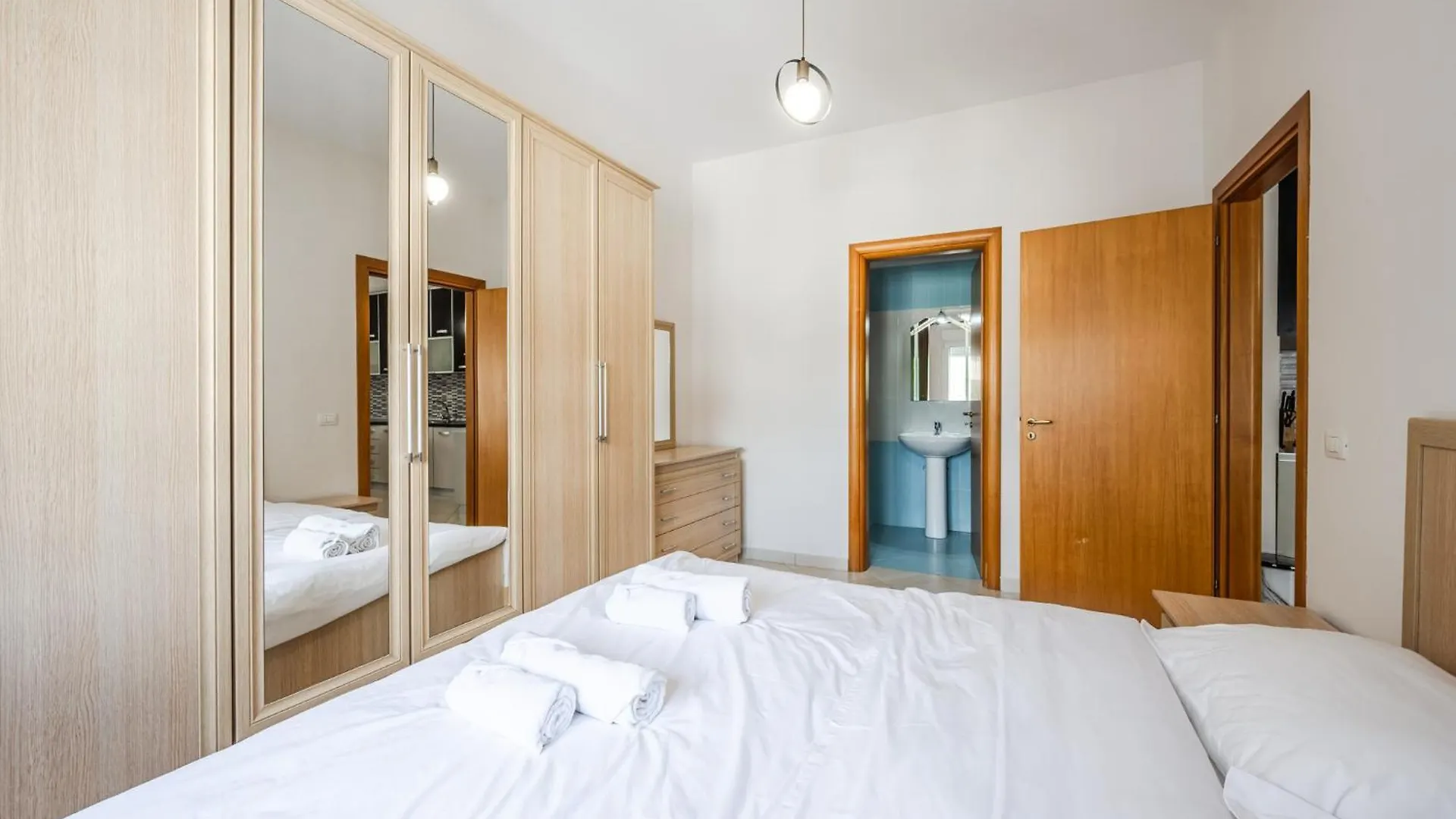Conad Apartment By Kondo Stays Vlore Albania