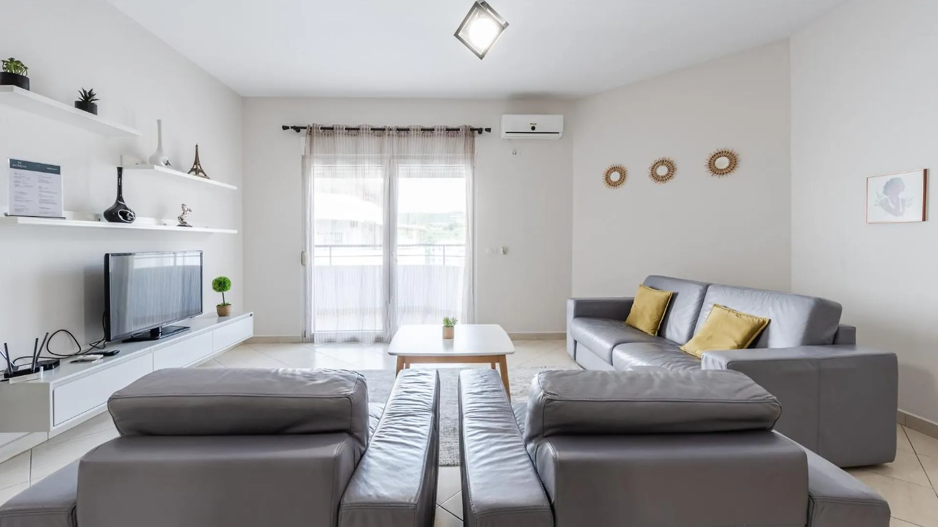 Conad Apartment By Kondo Stays Vlore Albania